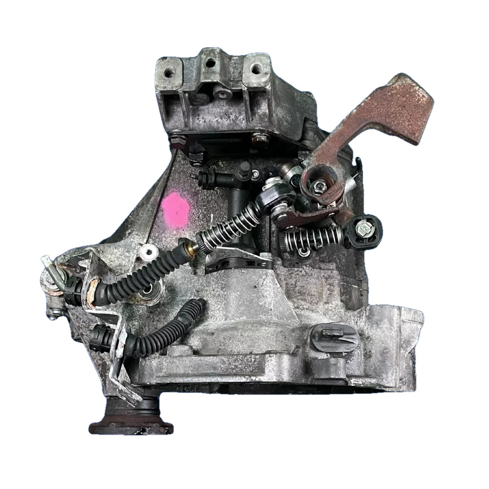 Volkswagen Golf BSE 5-Speed Manual Transmission